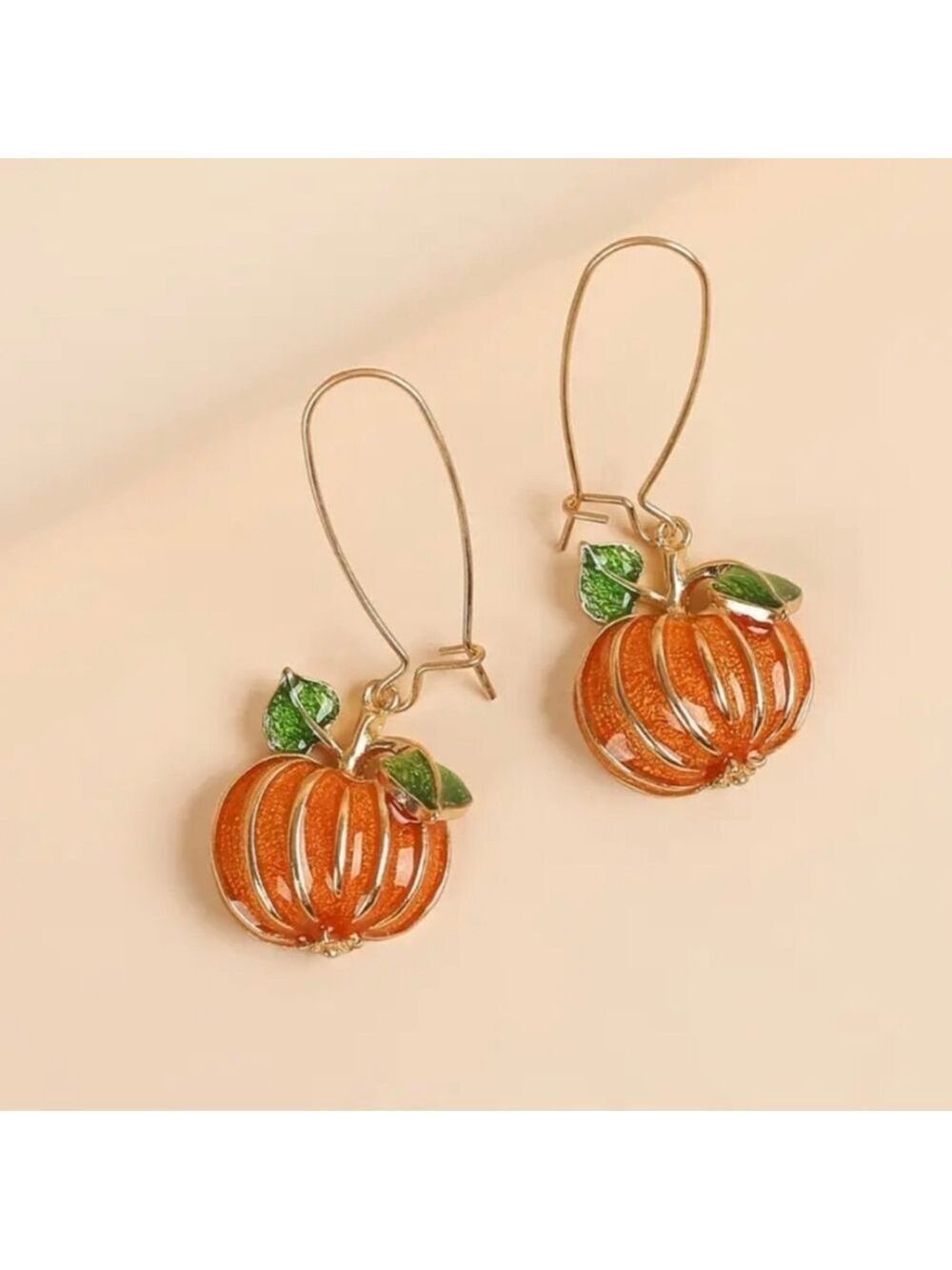 🎃🖤 Vintage look Gold and Green Pumpkin Earrings